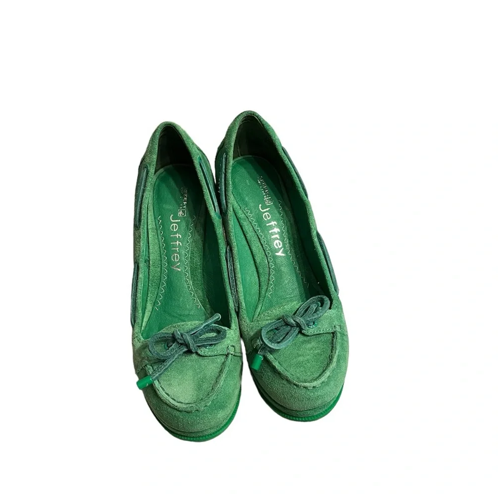 SPERRY’S size 6.5 leather upper gently worn